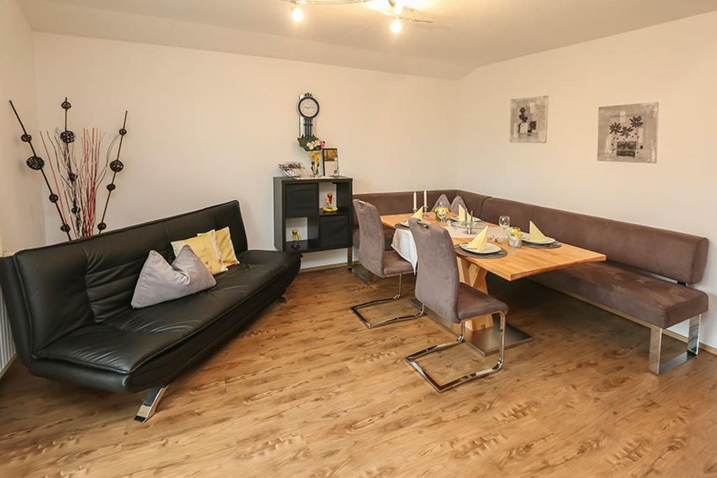 סאלפלדן אם שטיינרן מיר Appartement Popelka מראה חיצוני תמונה